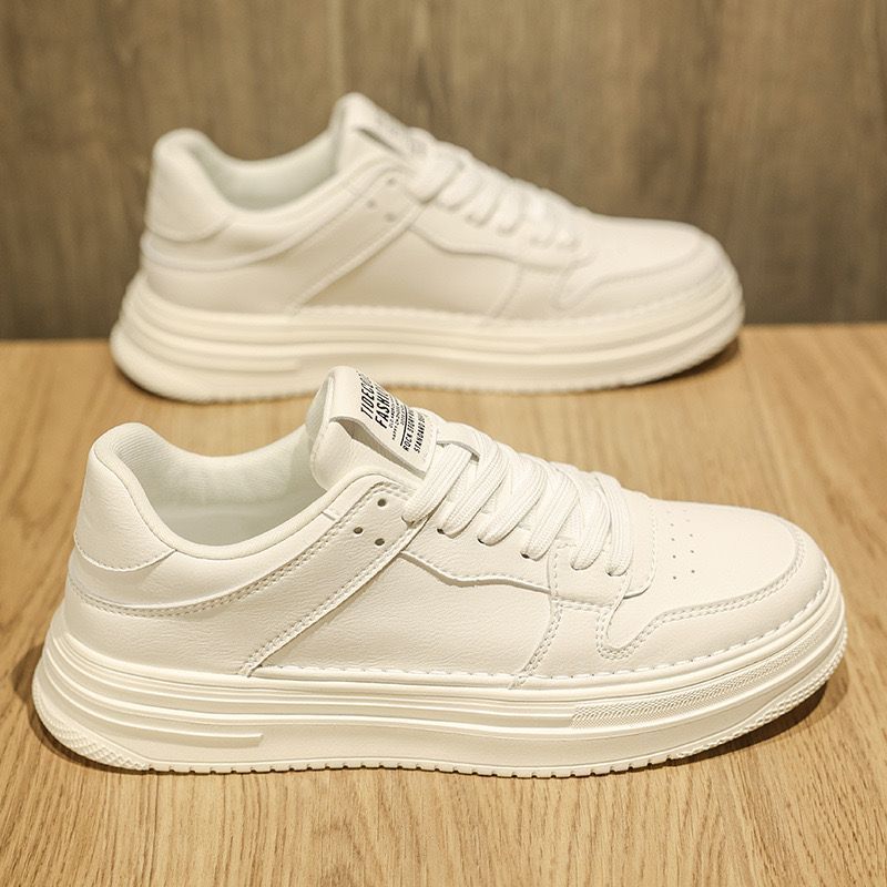 Zapatos Little White para hombre 2024 Nuevos zapatos transpirables de verano Marca de moda Calzado casual de cuero versátil Zapatos blancos de hombre Zapatillas deportivas