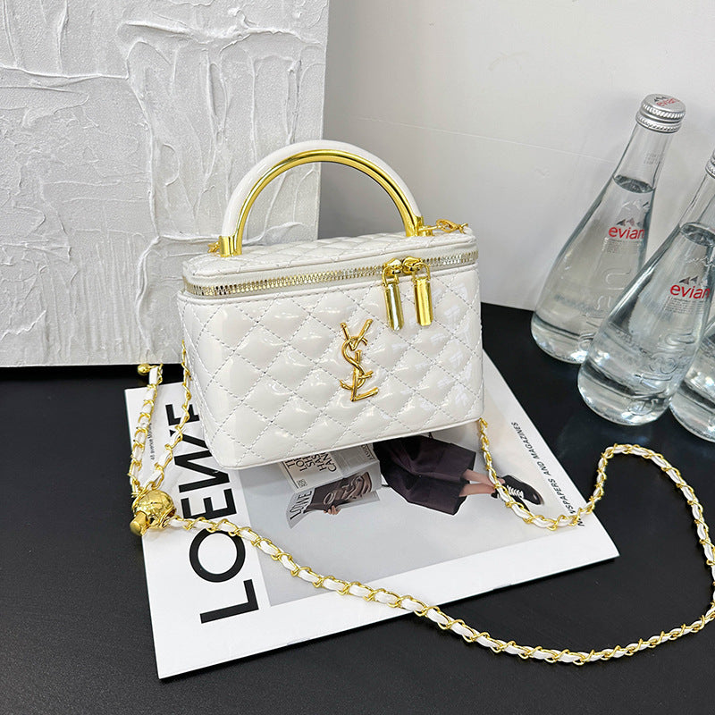 Bolso de mujer de mujer con letras de charol y perlas, caja de un solo hombro bordada con diamantes, bolso pequeño cuadrado, bolso de maquillaje con cadena cruzada