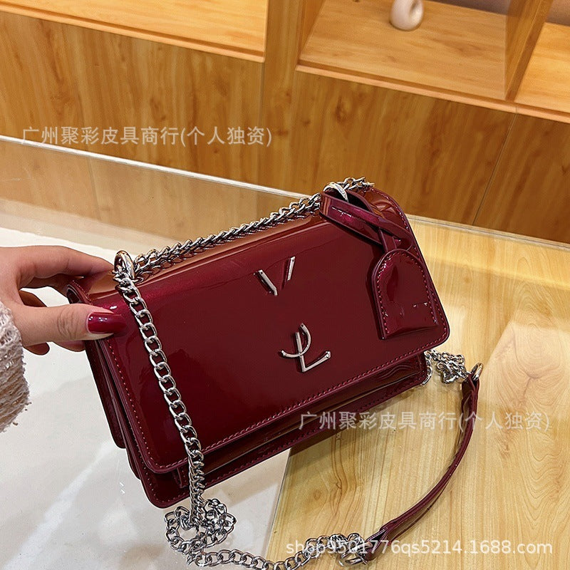 Bolsos premium de mujer 2025 nuevo estilo, la moda de este año con cadena francesa con un solo hombro, bolso bandolera famoso en internet, bolso pequeño cuadrado