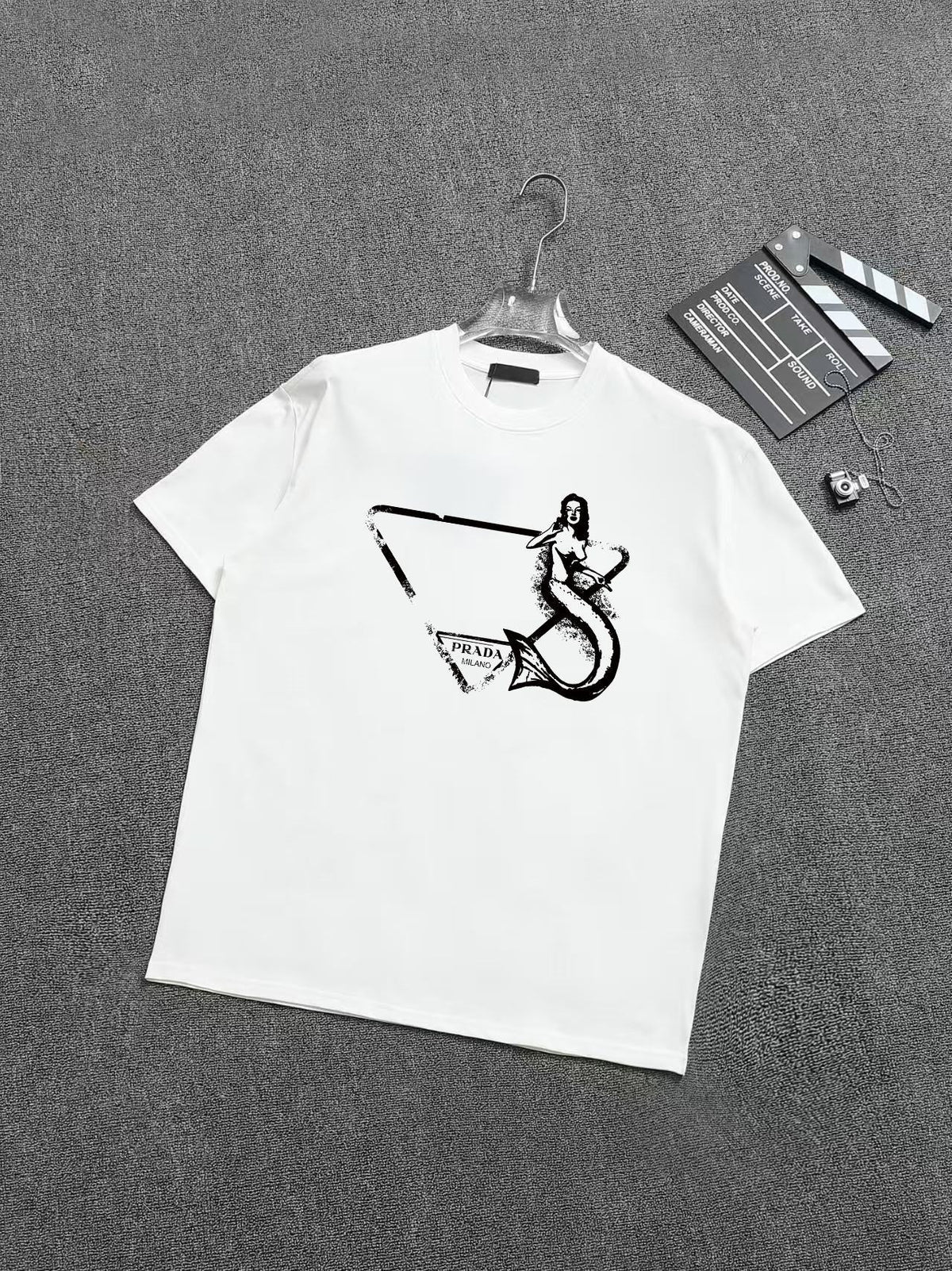 T-shirt Triangles métalliques | Casual été