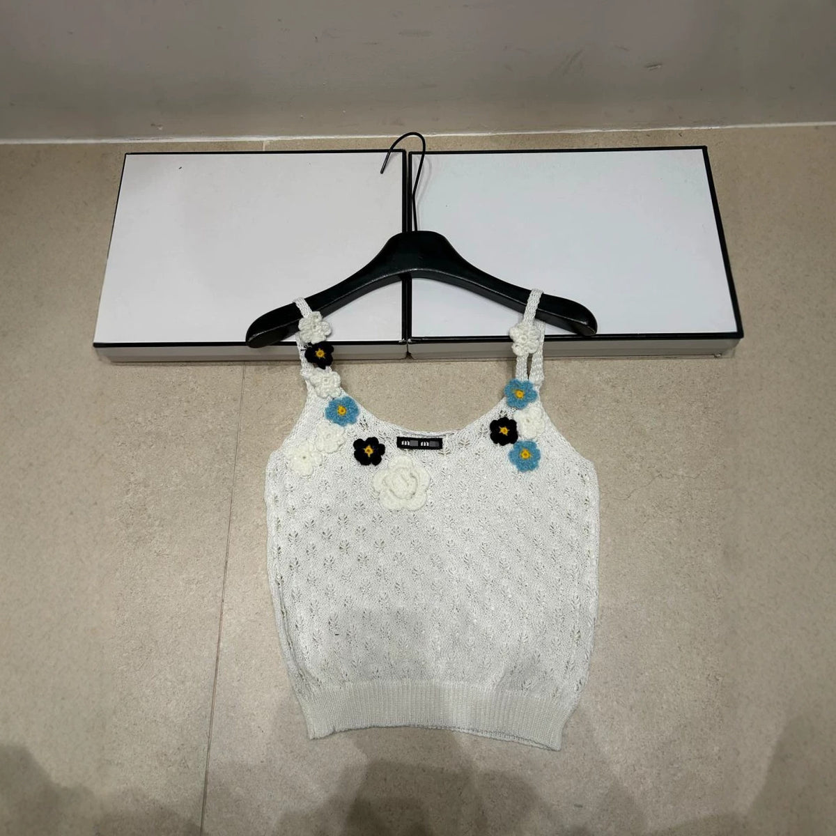 T-shirt de Malha MM para Mulher | Flores 3D Sem Mangas