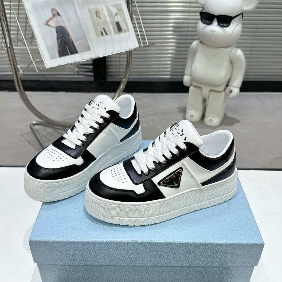 26 años de la familia P triángulo marca plataforma zapatos muffin aumentan la altura moda zapatillas casuales hombre pequeño versátil pequeña zapata blanca
