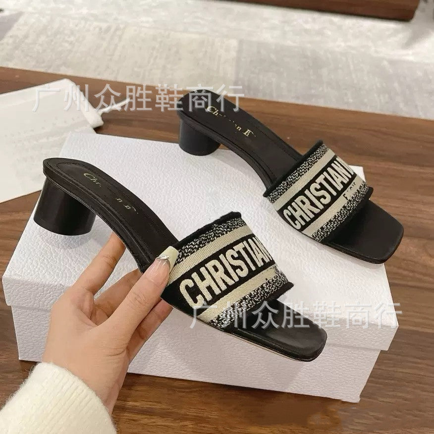 25 zapatillas de tacón grueso bordadas de seda de la marca D 25 para mujer, zapatillas versátiles de cuero auténtico, sandalias informales