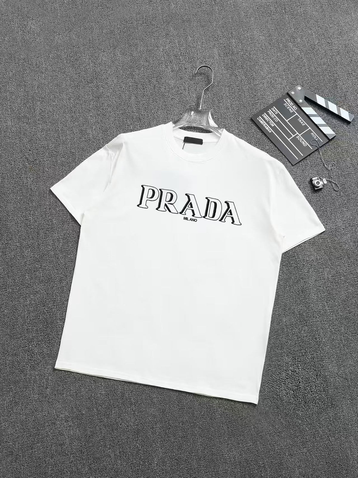 T-shirt Triangles métalliques | Casual été