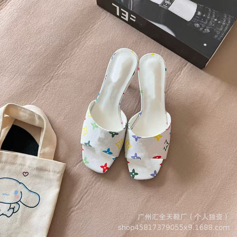 Zapatillas de tacón alto de moda europea y americana, nuevas sandalias vaqueras bordadas con bordado súper populares 2025, tacón de aguja, elegante tendencia transfronteriza