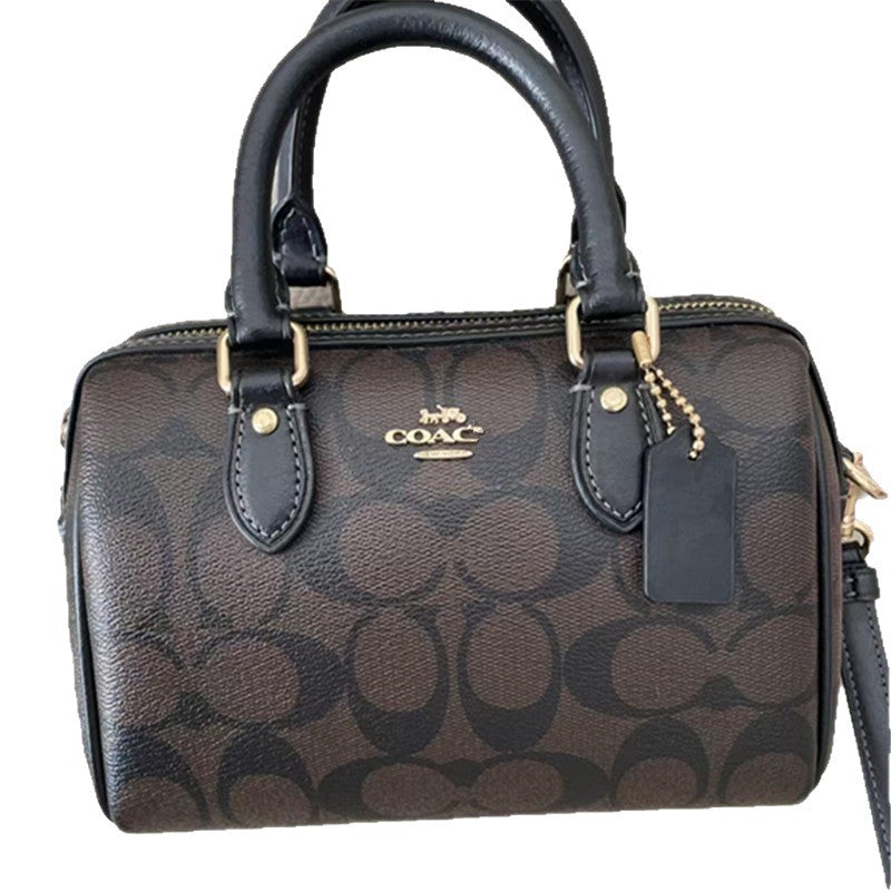 Kochi C bolso mini monograma Boston con monograma de Kochi C, portátil de mano y de hombro cruzado de hombro para mujer