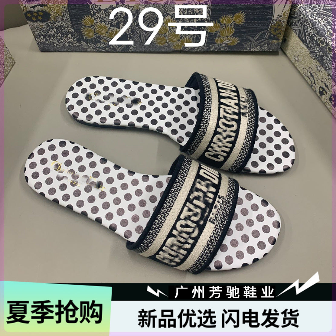 Dior zapatos planos de mujer a la moda y versátiles bordados,Alta costura,suela suave antideslizante Dior Nuevo y moderno zapatillas refrescantes 2026