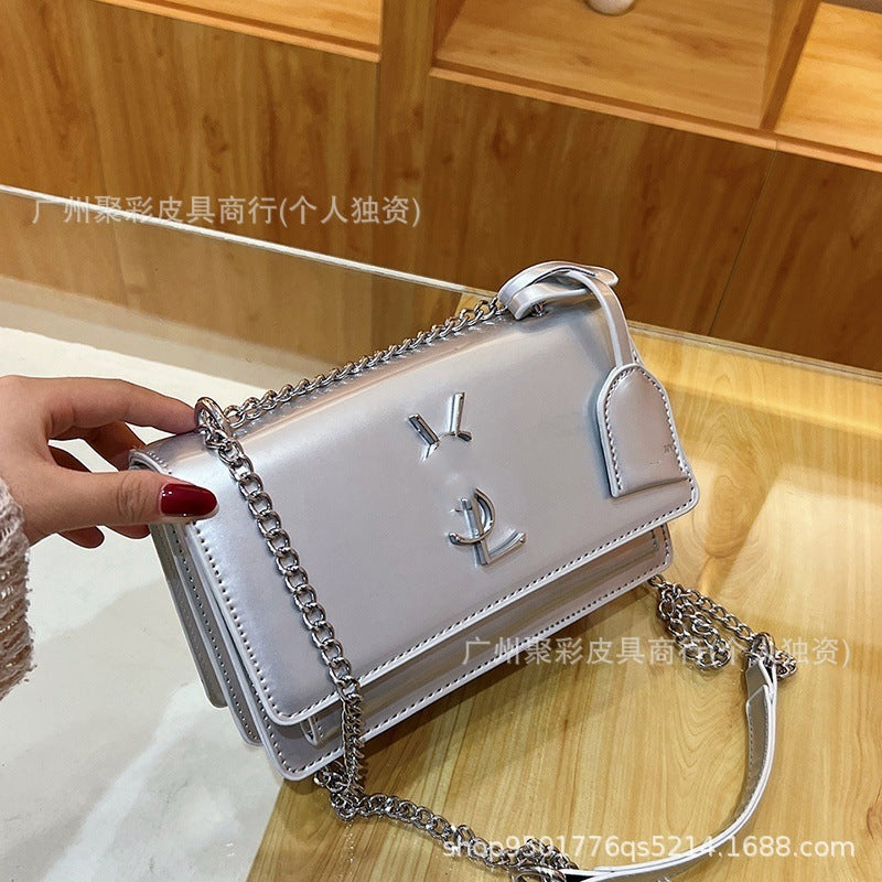 Bolsos premium de mujer 2025 nuevo estilo, la moda de este año con cadena francesa con un solo hombro, bolso bandolera famoso en internet, bolso pequeño cuadrado