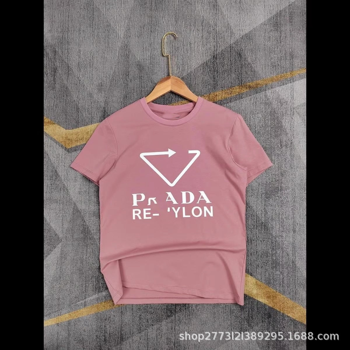 Camiseta informal informal de cuello redondo y suelta de cuello redondo con estampado de letras a la moda, camiseta versátil a juego para pareja