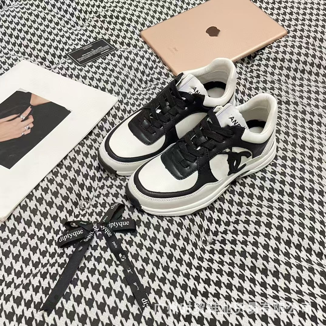 Zapatillas de suela gruesa con pequeñas fragancias, zapatillas de papá, zapatillas casuales de cuero suave para mujer, zapatillas de correr nuevas para mujer 2023