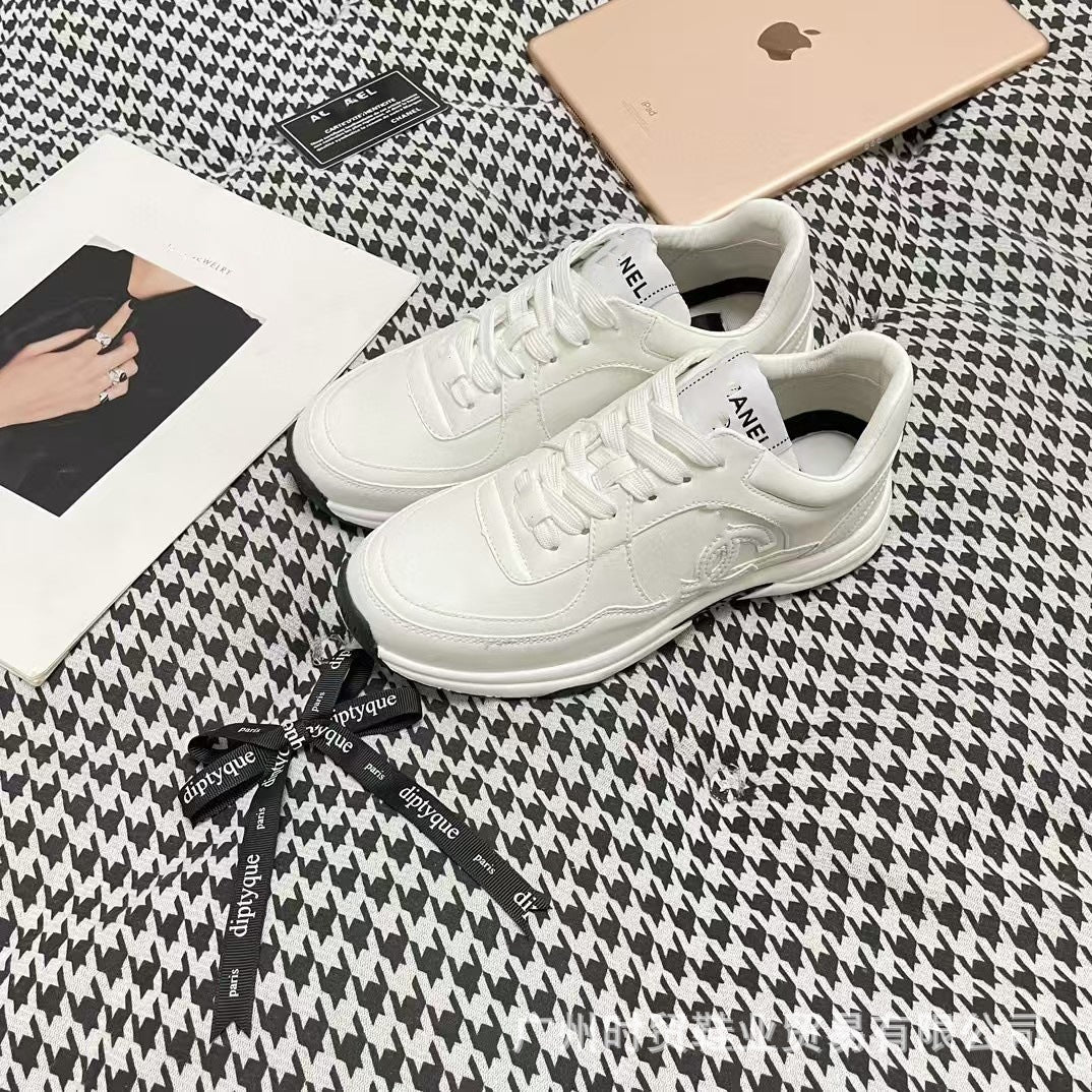Zapatillas de suela gruesa con pequeñas fragancias, zapatillas de papá, zapatillas casuales de cuero suave para mujer, zapatillas de correr nuevas para mujer 2023