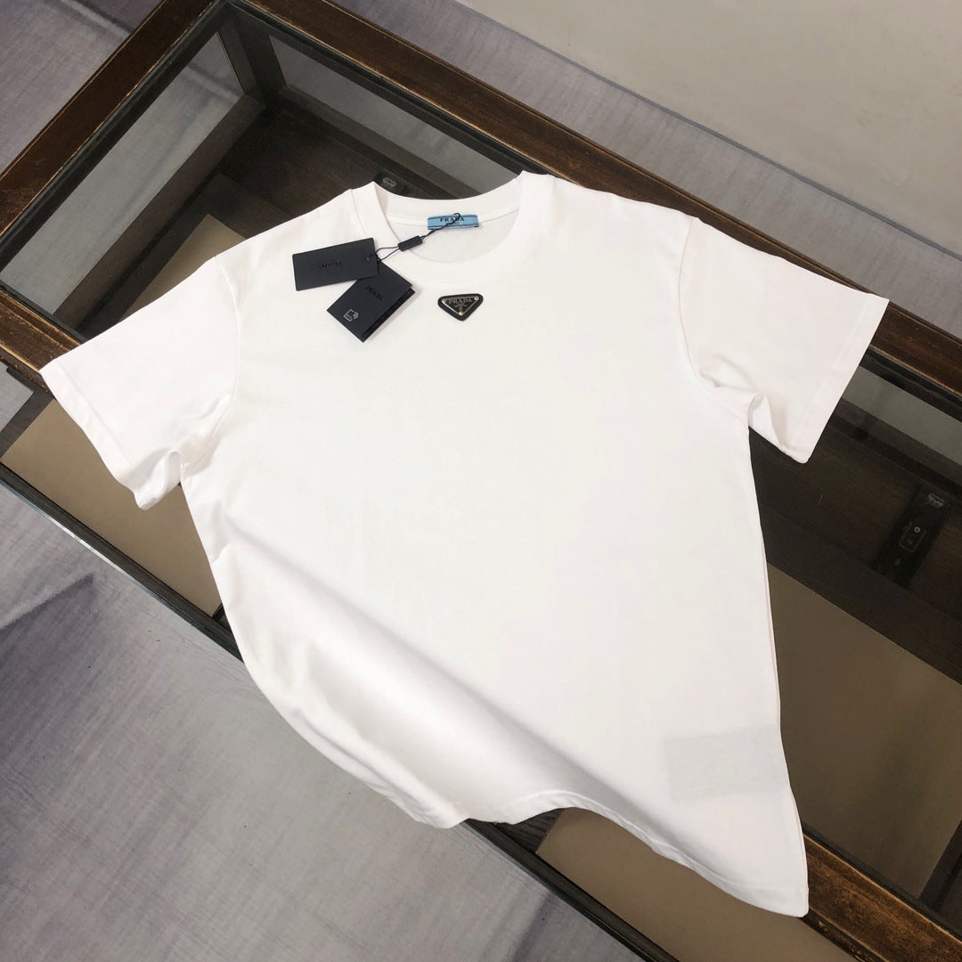 Versión de lujo de alta gama pra Pujia triángulo metálico LOGO, camiseta unisex de verano suelta y versátil con estampado y manga corta