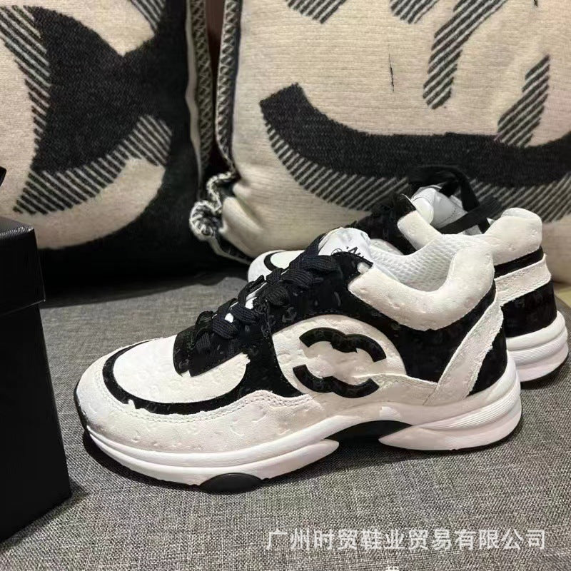 Zapatillas de suela gruesa con pequeñas fragancias, zapatillas de papá, zapatillas casuales de cuero suave para mujer, zapatillas de correr nuevas para mujer 2023