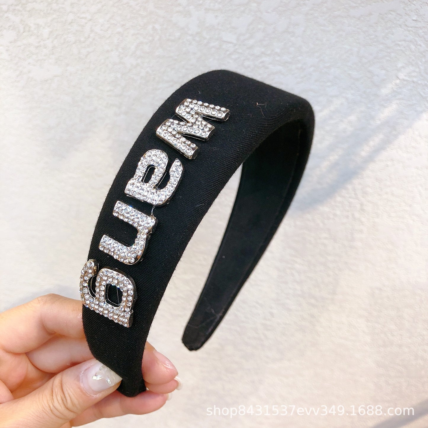 Marca P de nylon triangular diadema para el cabello de nicho y temperamento, pañuelo deportivo, diadema y diadema, moderno y versátil