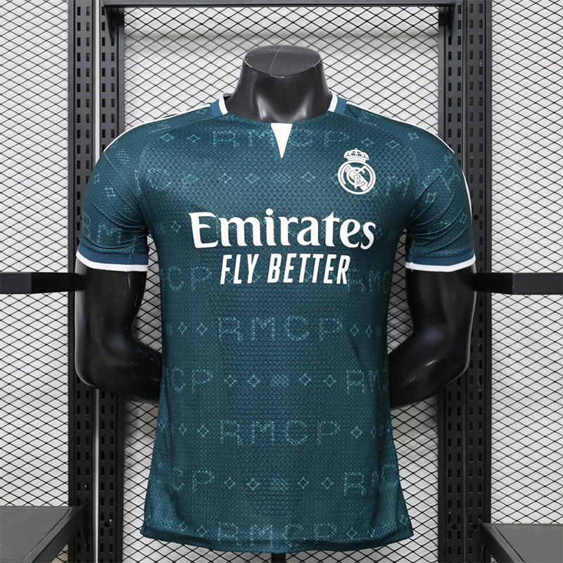 26. Nuevo club de selección edición de jugadores: Real Madrid, Barcelona, Brasil, Arsenal, España, México, Chelsea