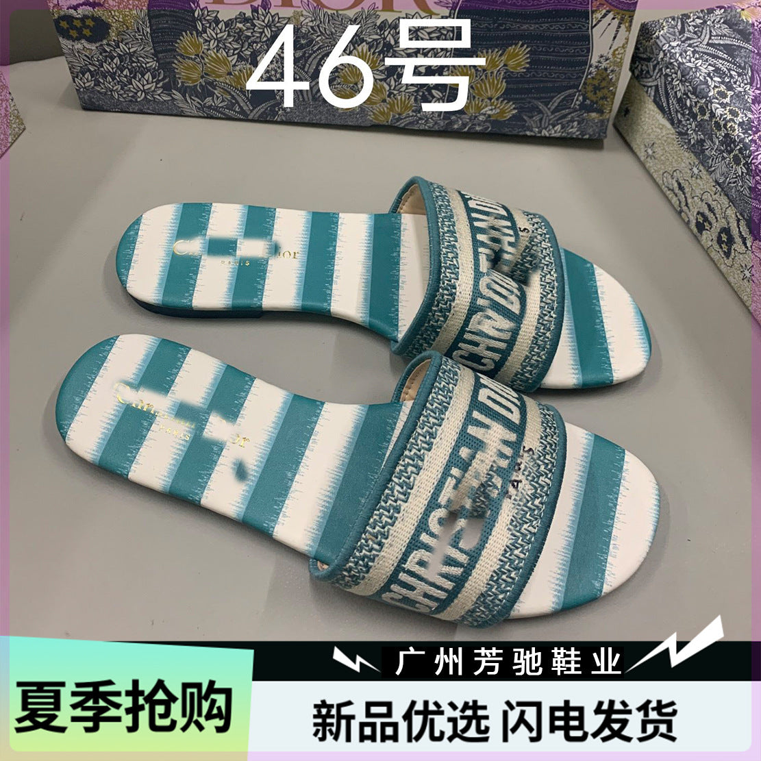 Dior zapatos planos de mujer a la moda y versátiles bordados,Alta costura,suela suave antideslizante Dior Nuevo y moderno zapatillas refrescantes 2026