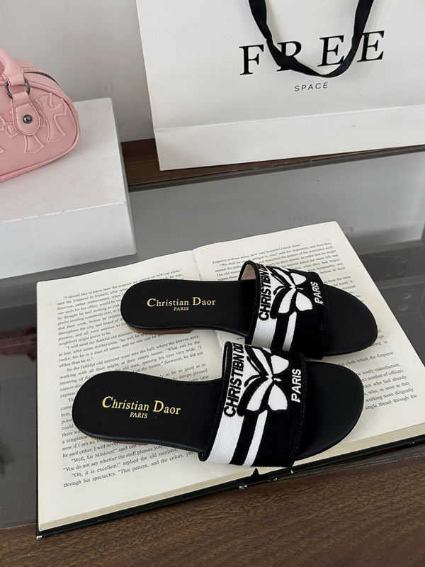 Zapatillas de verano 2025 para zapatillas versátiles de ropa exterior de mujer