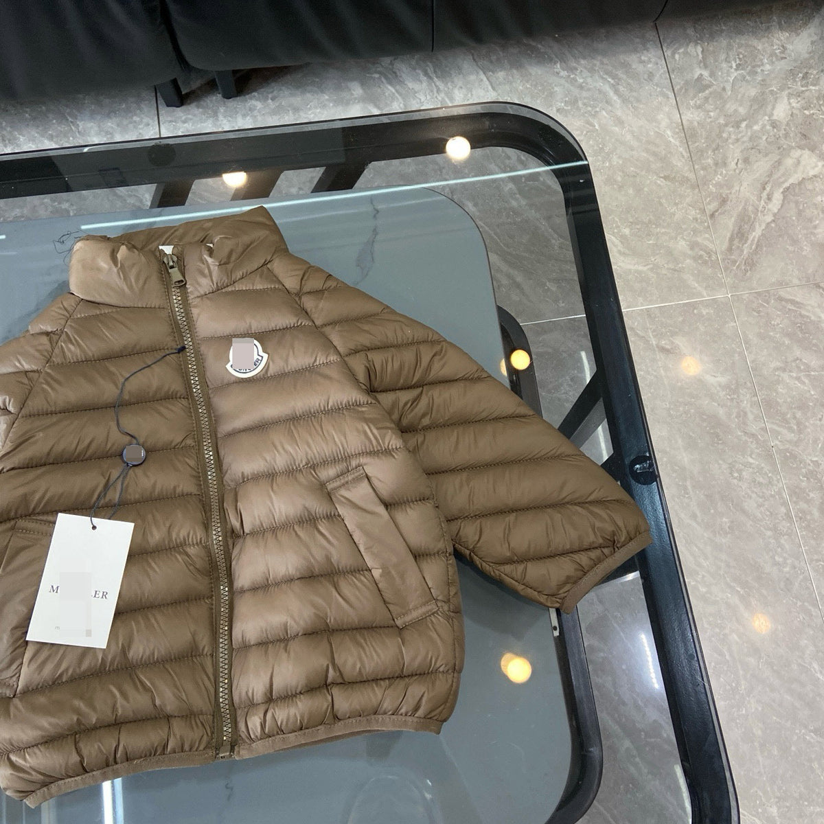Kinderjacke Junge M | Kapuze und kurzer Schnitt