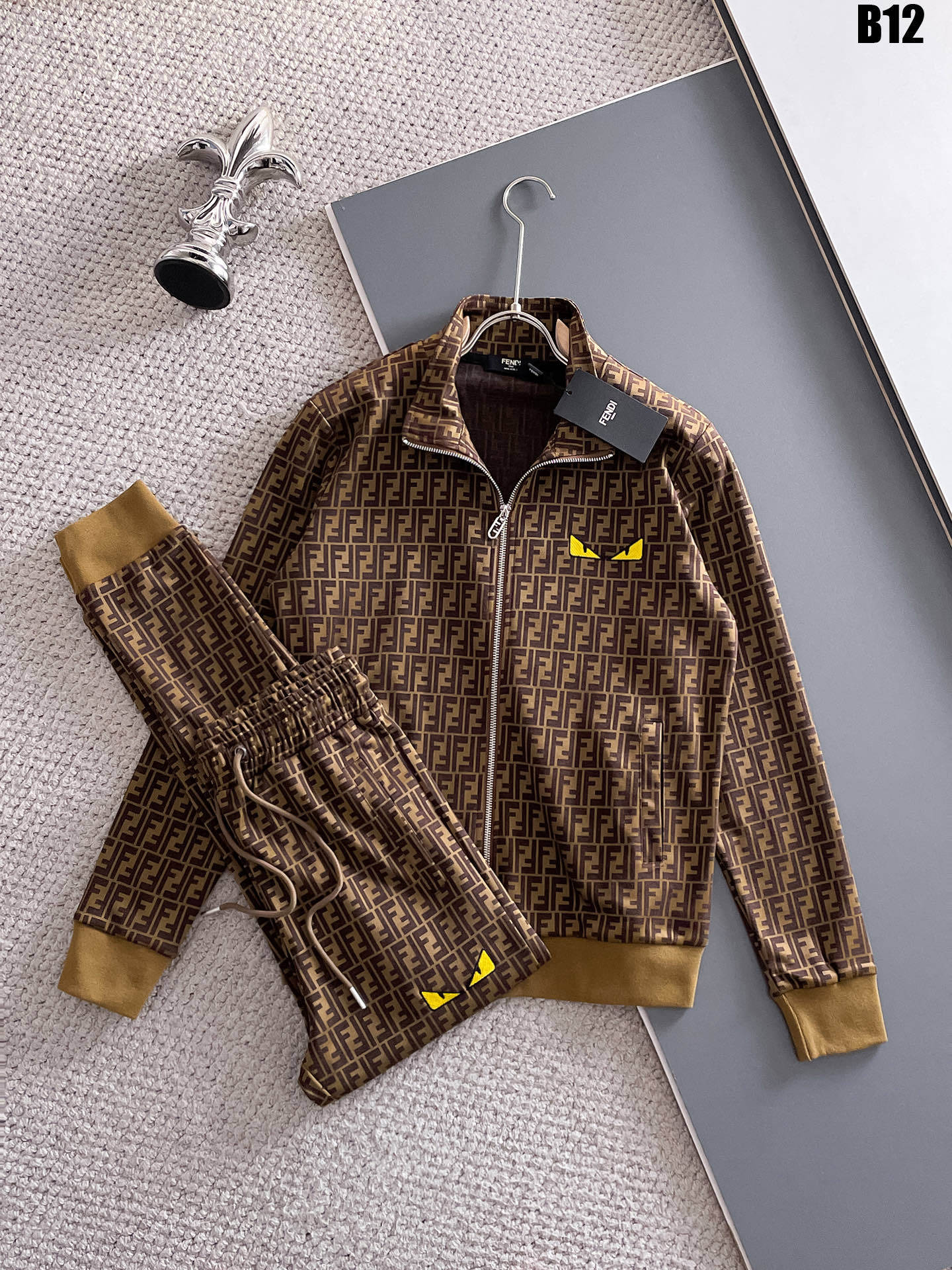 La versión correcta del SS25 transfronterizo debuta en otoño e invierno: nueva chaqueta de traje, cremallera, lujoso y sitios de moda para hombres europeos y americanos