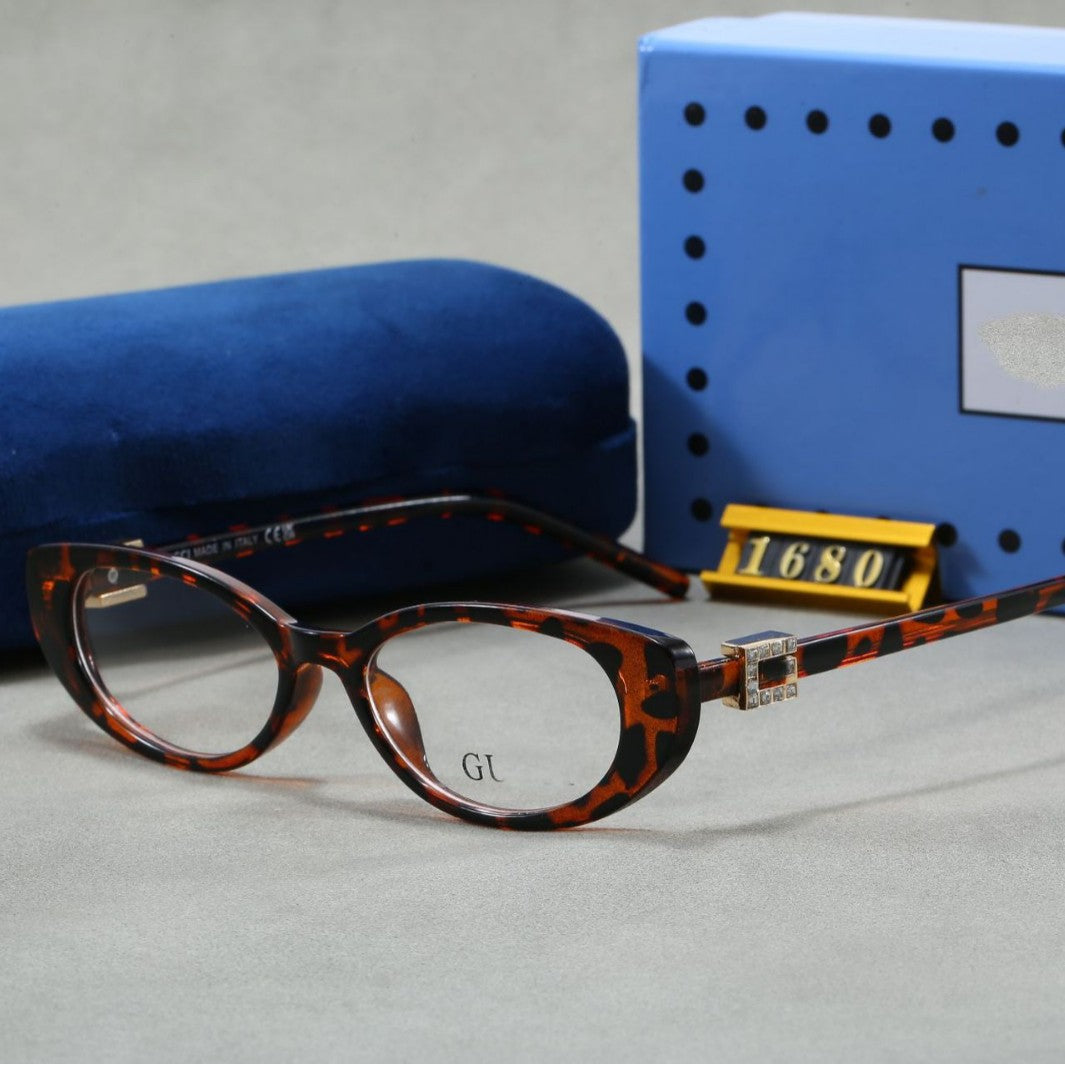 Nuevas gafas de sol ovales ojo de gato 2026, la personalidad de moda de Ni Ni, gafas retro INS de alta gama para mujer