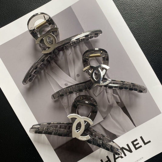 Nuevo clip de garra grande estilo Chanel, elegante y versátil pinza de tiburón para la parte trasera de la cabeza, clips de accesorio para el pelo de alta gama al por mayor