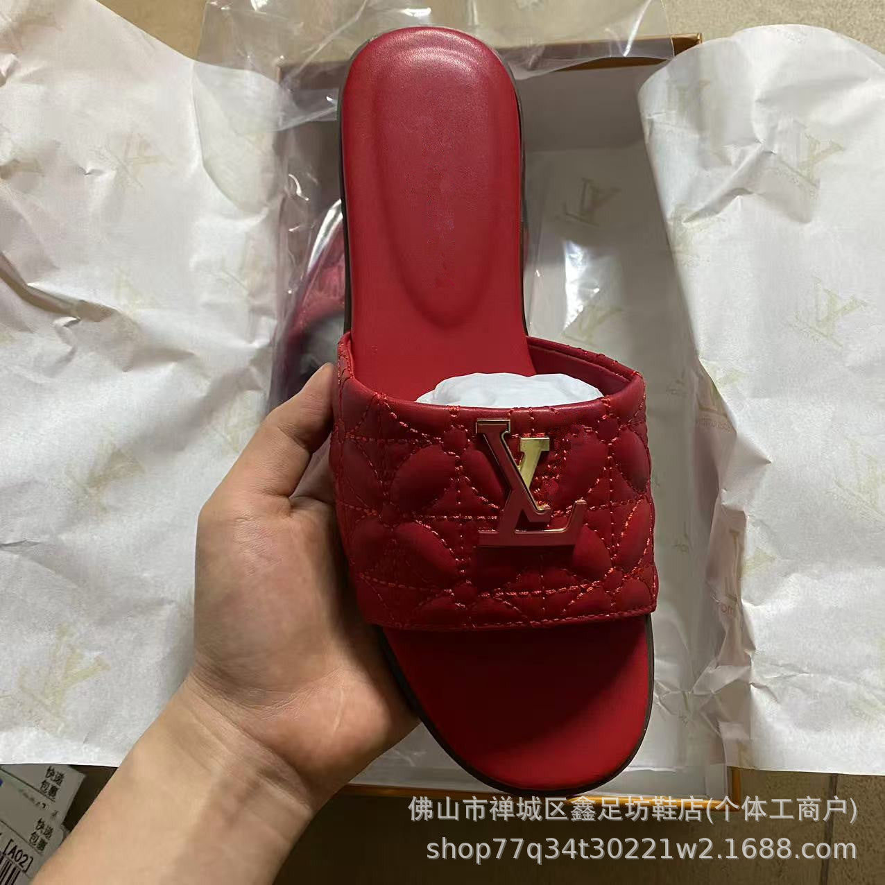 Zapatillas Lujia de la estación europea, zapatillas nuevas de mujer para verano 2025, chanclas de alta gama de moda, ropa de exterior para bailarinas de mujer frescas