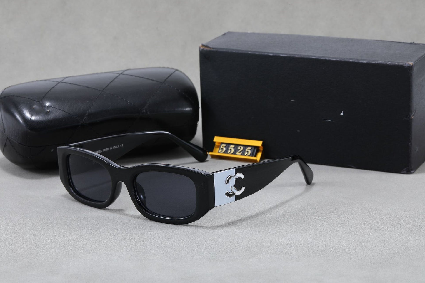 Nueva Xiaoxiang Panda Gafas de bloques de color en blanco y negro 2026 Gafas de sol para celebridades en Internet para protección UV