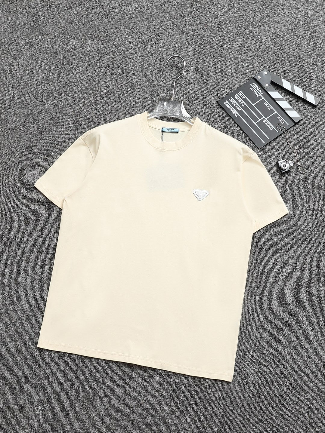T-shirt Triangles métalliques | Casual été