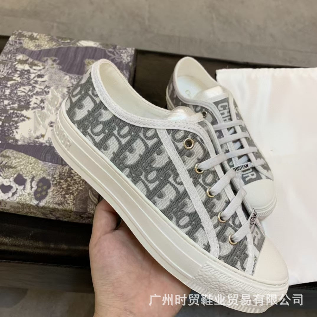 Zapatos de lona con bordado con letras, zapatos casuales versátiles con cordones de mujer con plataforma de relieve para el día a día