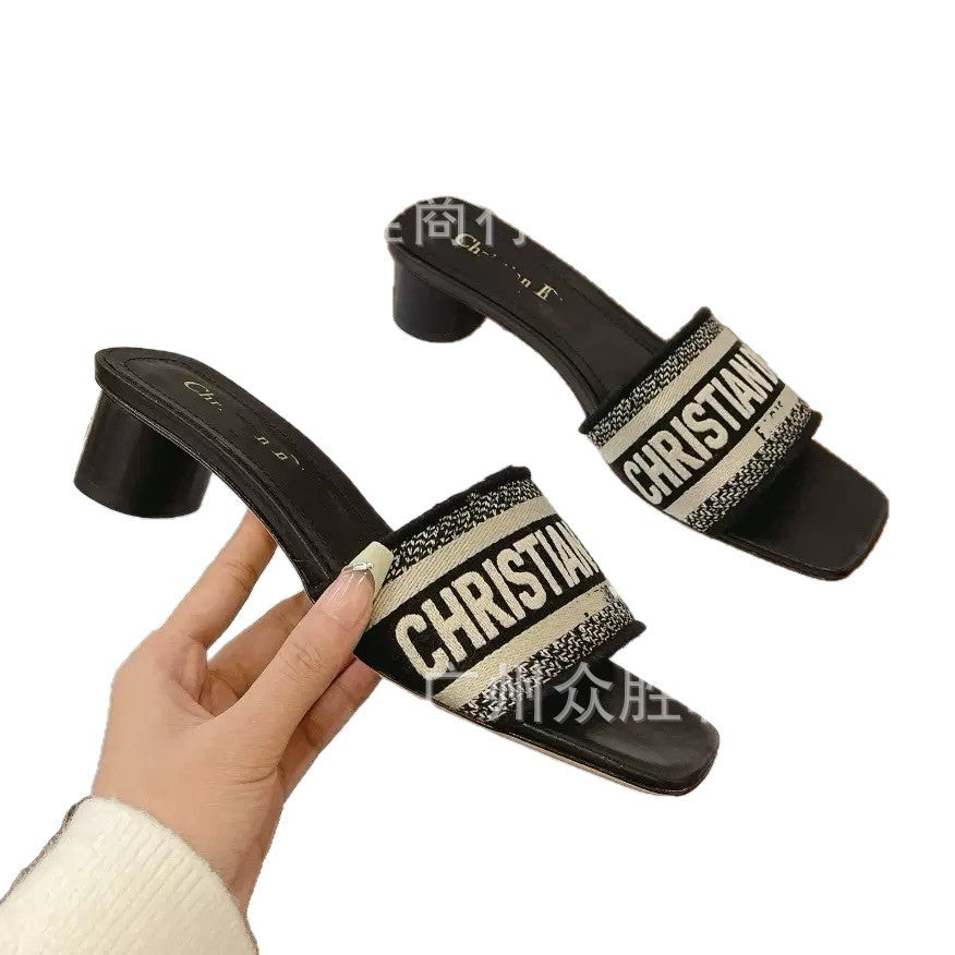 25 zapatillas de tacón grueso bordadas de seda de la marca D 25 para mujer, zapatillas versátiles de cuero auténtico, sandalias informales