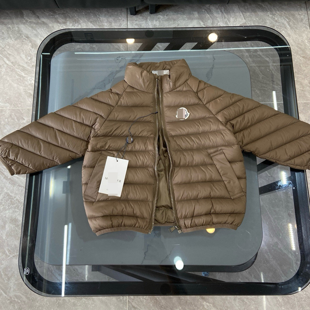 Kinderjacke Junge M | Kapuze und kurzer Schnitt