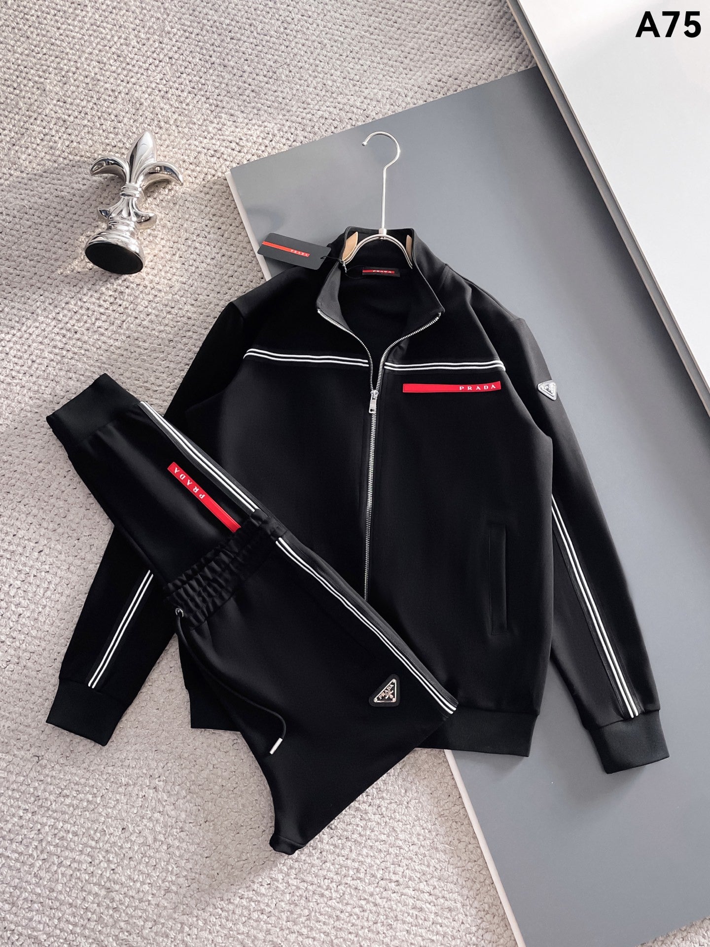 La versión correcta del SS25 transfronterizo debuta en otoño e invierno: nueva chaqueta de traje, cremallera, lujoso y sitios de moda para hombres europeos y americanos