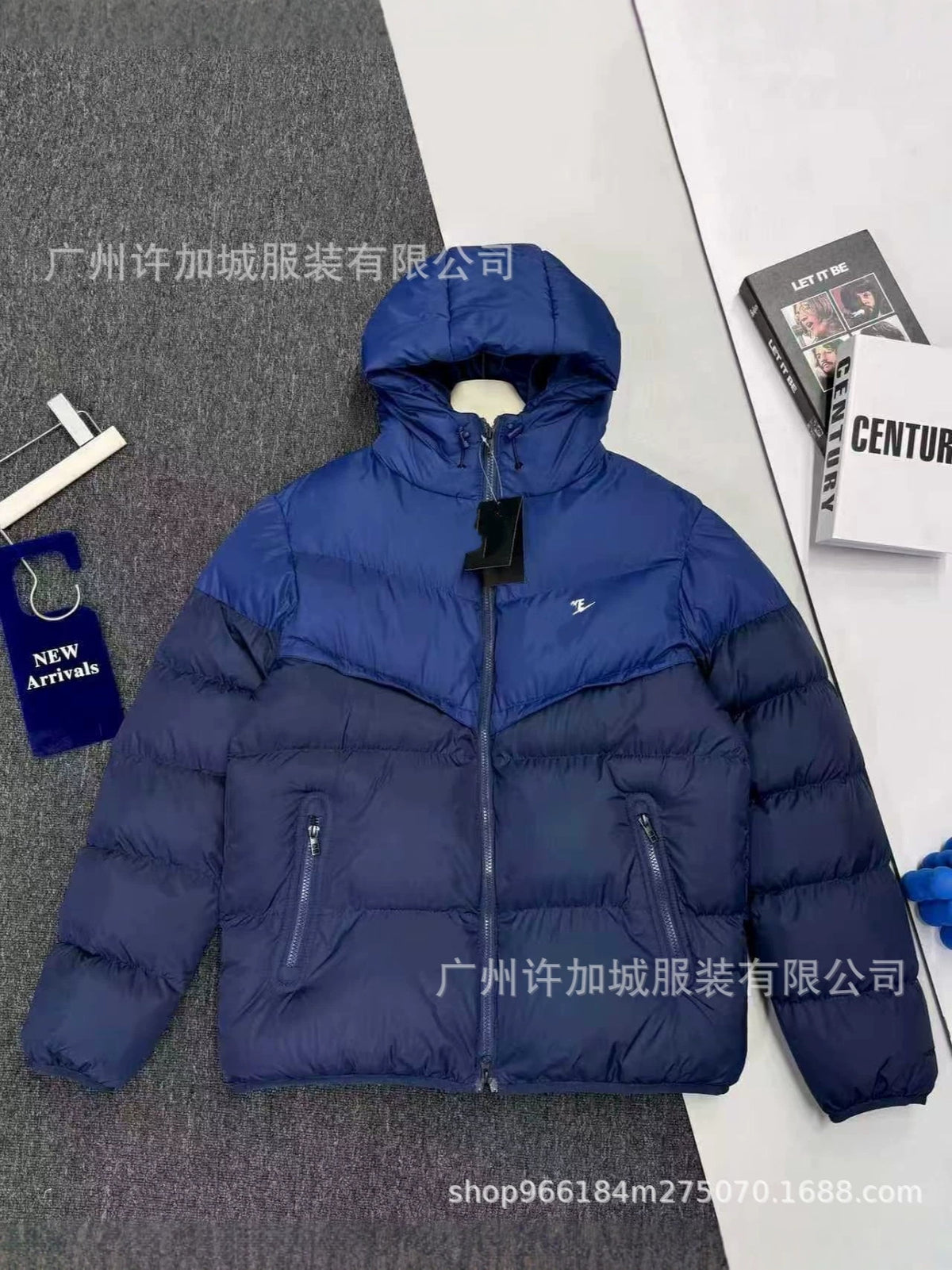 Giacca imbottita unisex 8178 | Cappuccio e ricamo