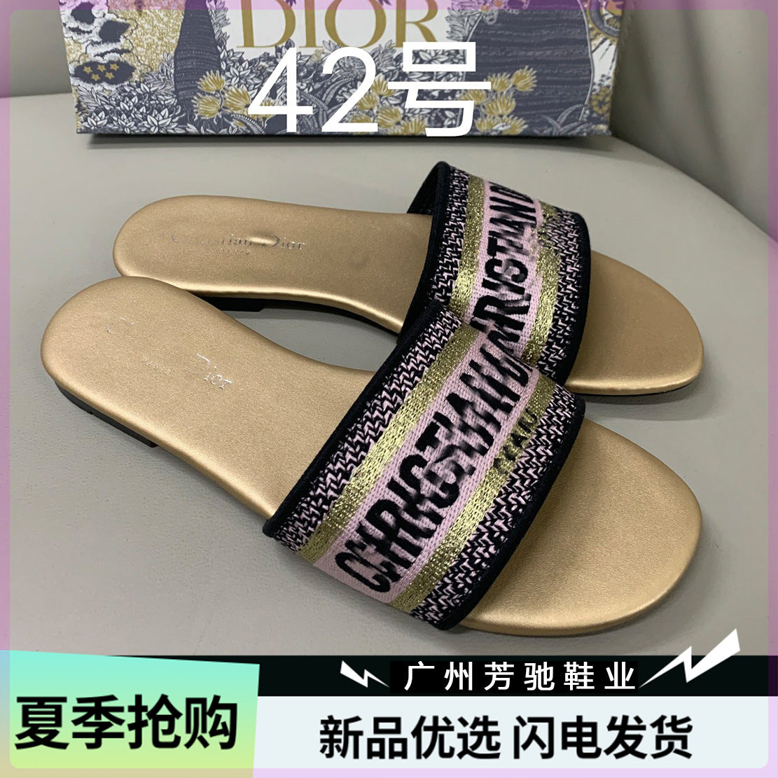 Dior zapatos planos de mujer a la moda y versátiles bordados,Alta costura,suela suave antideslizante Dior Nuevo y moderno zapatillas refrescantes 2026