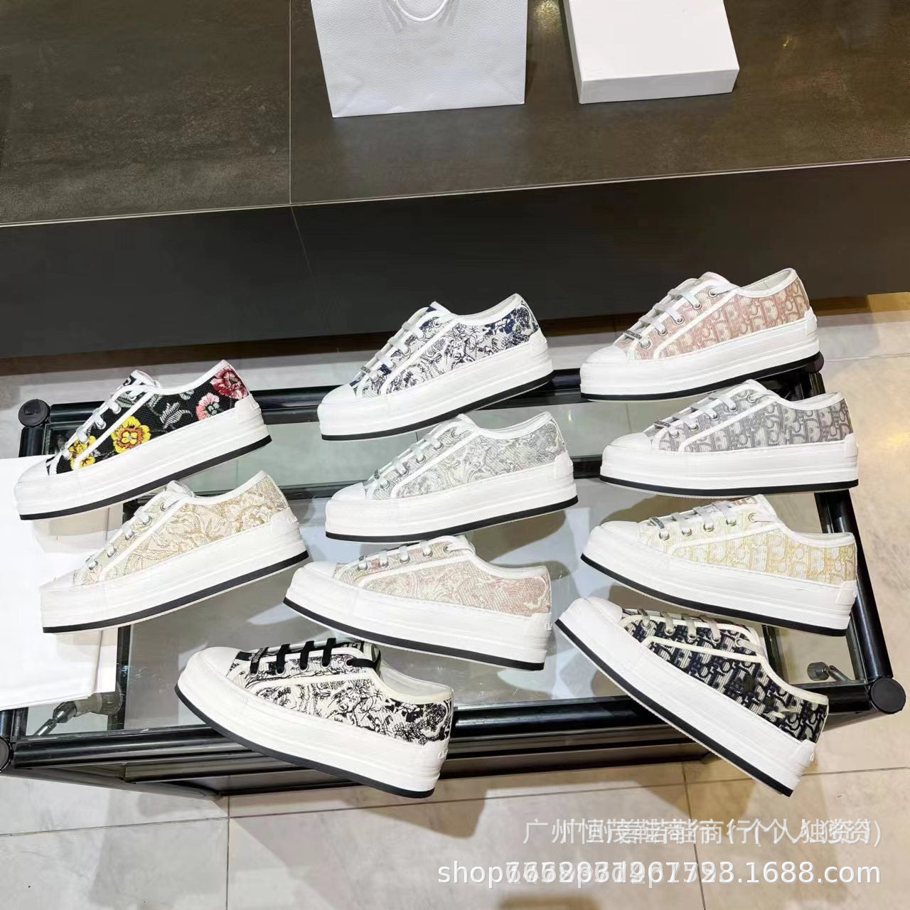 Familia D con bordado con letras primavera, nueva plataforma de Internet con cordones de celebridades de celebridades con cordones en altura interior aumenta zapatillas casuales INS fashion zapatillas solteras mujeres