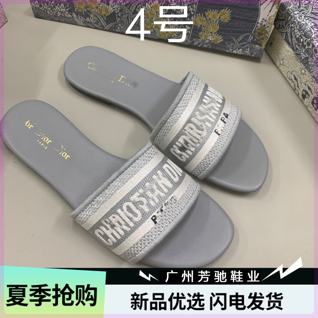 Dior zapatos planos de mujer a la moda y versátiles bordados,Alta costura,suela suave antideslizante Dior Nuevo y moderno zapatillas refrescantes 2026