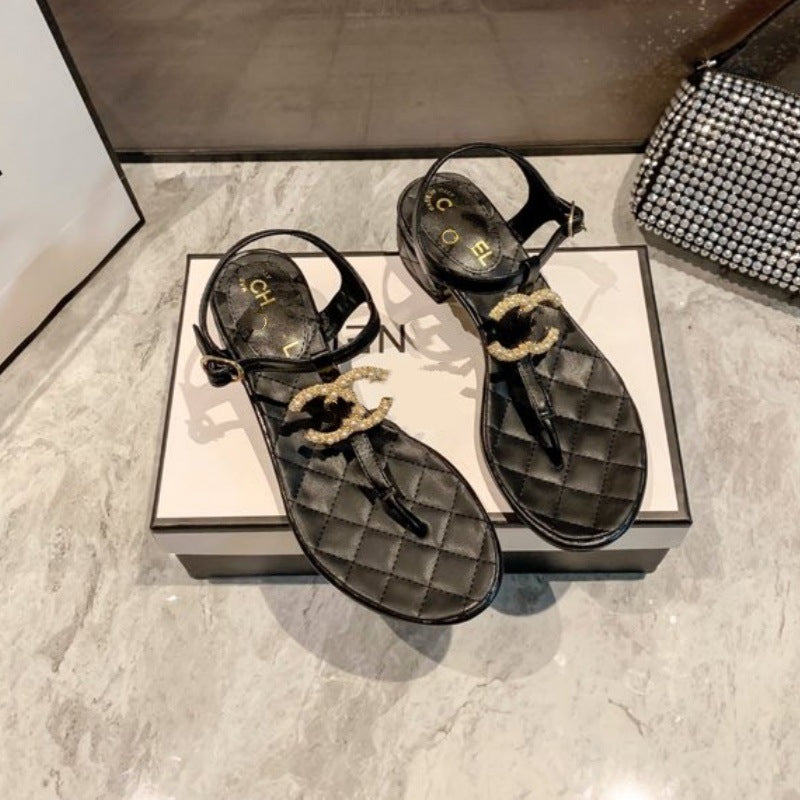 Sandalias Planas Mujer Hebilla Letra C | Cuero | Primavera Verano