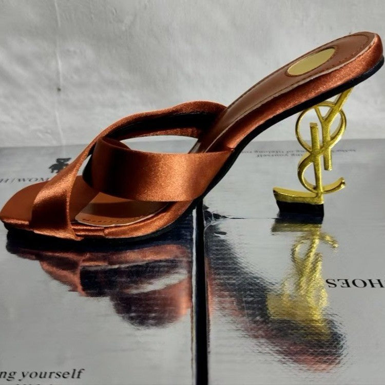 25 Nuevos zapatos de cruz de alta costura con tacones metálicos y zapatillas de tacón alto de seda para mujer, tacones altos abiertos y sensuales