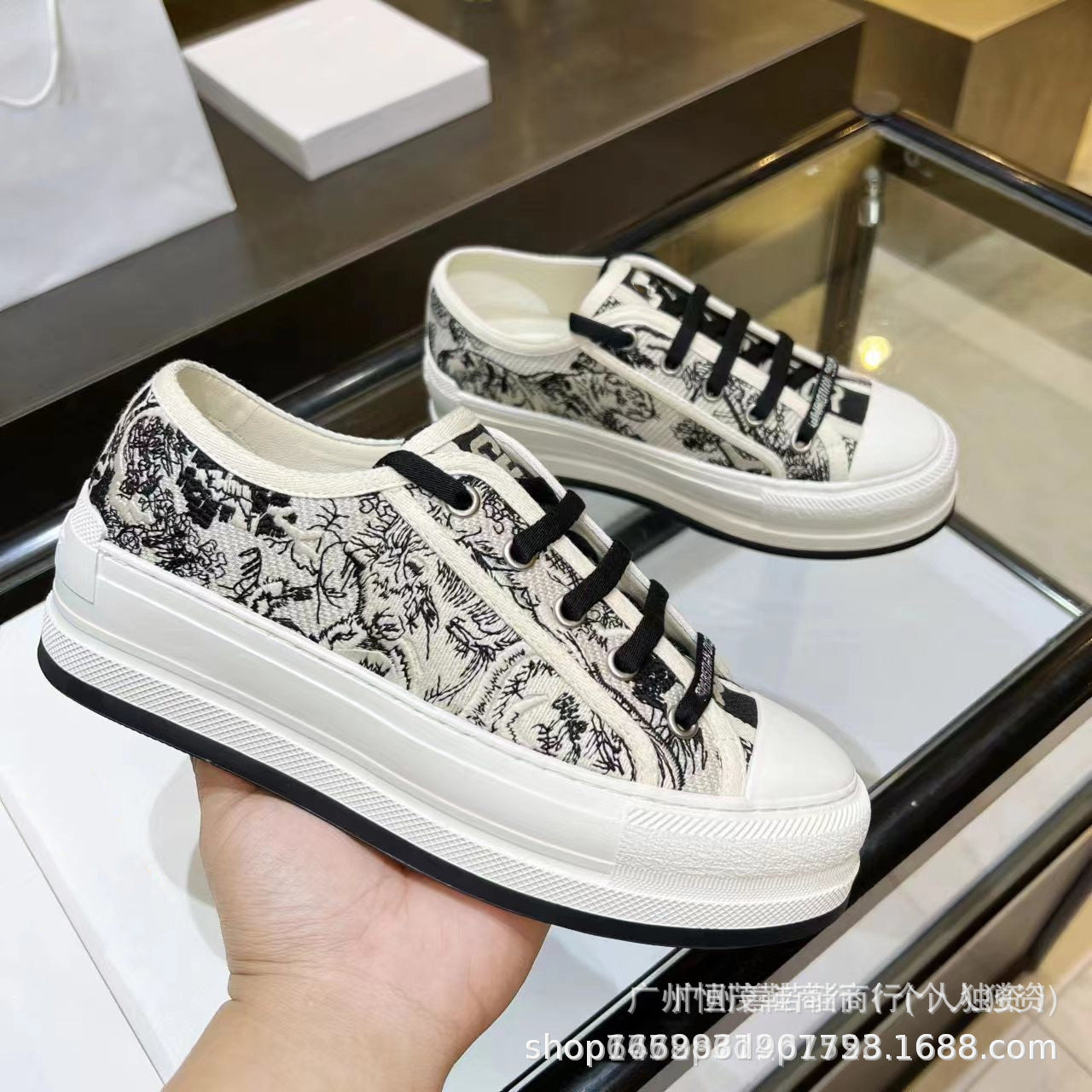 Familia D con bordado con letras primavera, nueva plataforma de Internet con cordones de celebridades de celebridades con cordones en altura interior aumenta zapatillas casuales INS fashion zapatillas solteras mujeres