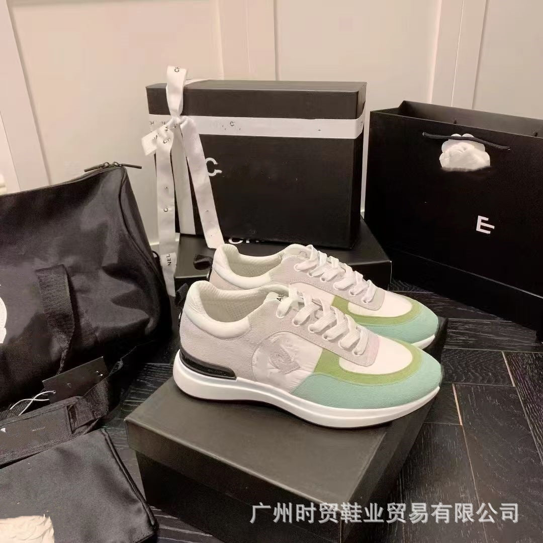 Zapatillas de suela gruesa con pequeñas fragancias, zapatillas de papá, zapatillas casuales de cuero suave para mujer, zapatillas de correr nuevas para mujer 2023