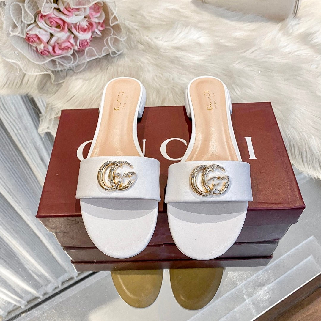 Zapatillas de mujer de la marca G de alta versión para exportar, pedrería doble G de moda de verano, zapatillas de moda casuales planas antideslizantes para ropa exterior