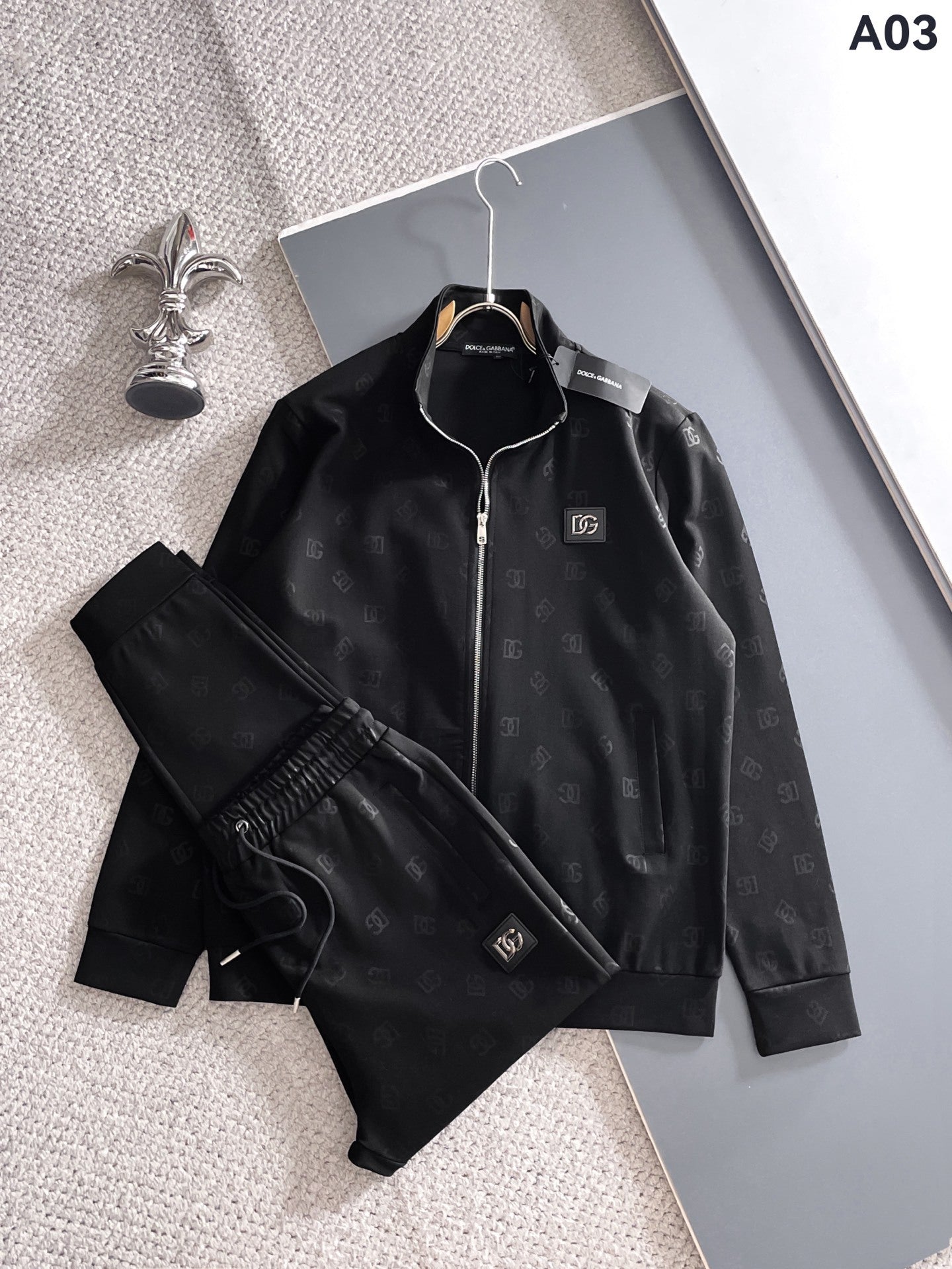 La versión correcta del SS25 transfronterizo debuta en otoño e invierno: nueva chaqueta de traje, cremallera, lujoso y sitios de moda para hombres europeos y americanos