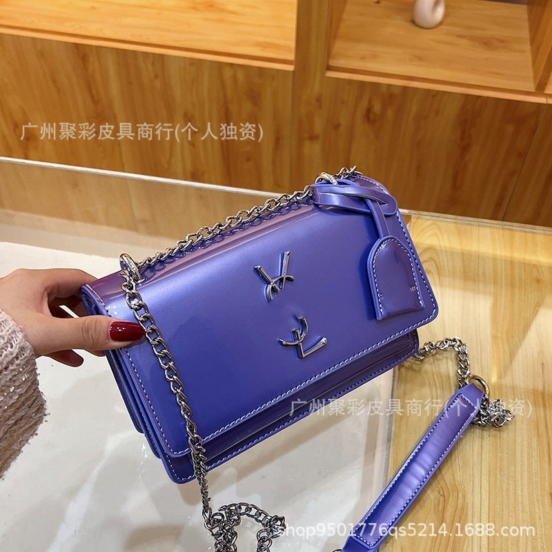 Bolsos premium de mujer 2025 nuevo estilo, la moda de este año con cadena francesa con un solo hombro, bolso bandolera famoso en internet, bolso pequeño cuadrado