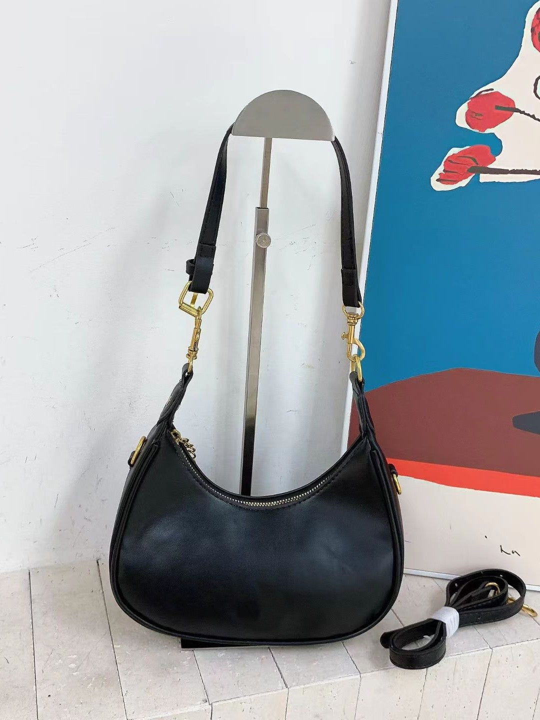 Women's Minimalist Half-Moon Bag | No Box