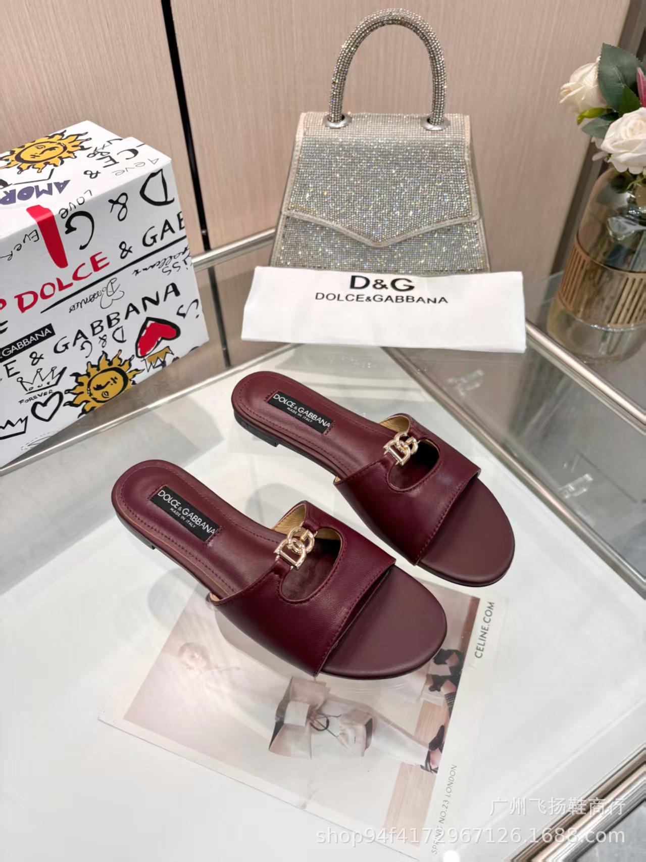 2026 Zapatillas planas de cuero para interiores y exteriores, Vietnam, Dubái, Nigeria, Envío de Cantón, Alta calidad uno a uno