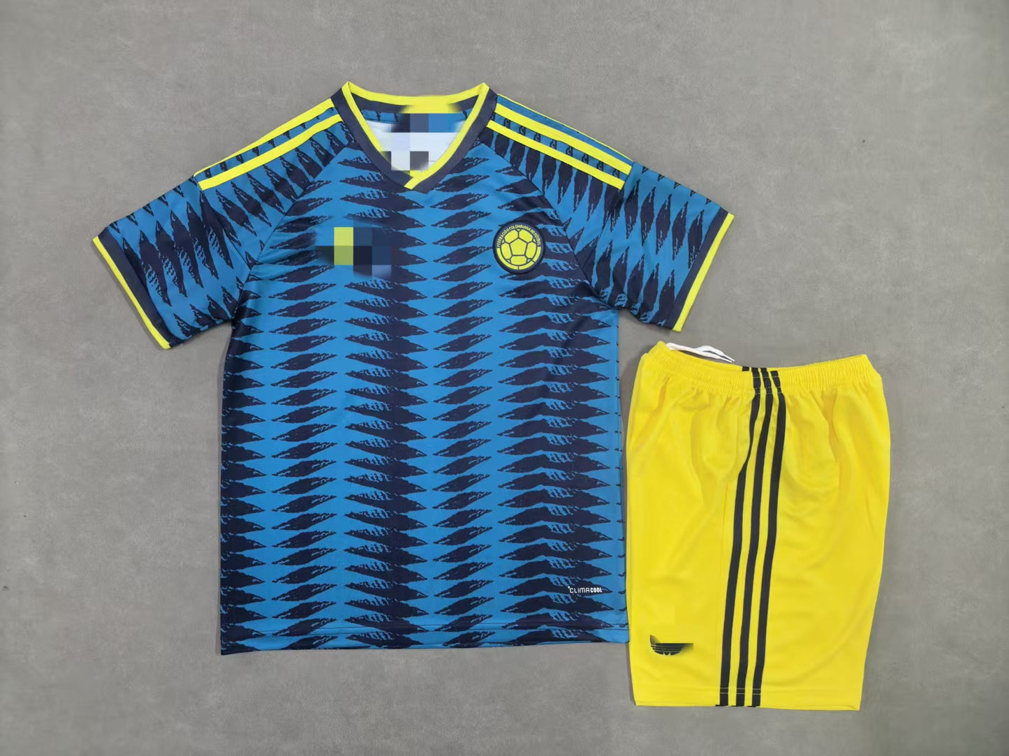 26 juegos de 26 aficionados para las equipaciones de fútbol de la Copa del Mundo de EE.UU., Canadá y México para Brasil, España, Portugal y Croacia