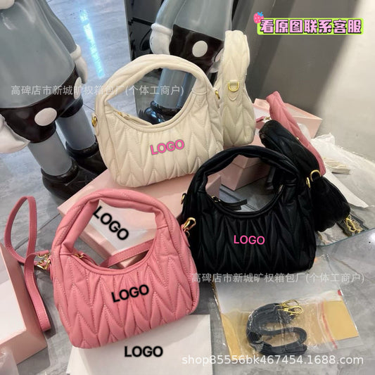 2025 Bolso de axila cruzado cruzado Crescent Bolso plisado MM Home Bolso de bola de masa Dragon Cloud Bolso de mujer Bolso bandolera versátil de un solo hombro