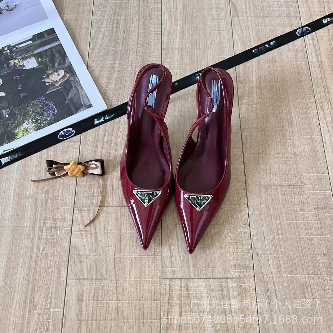 2025 Nueva P Family Triangle Logo Sandalias huecas en la espalda, tacones altos de moda con punta de corte poco profundo, zapatillas de tira trasera Fashion