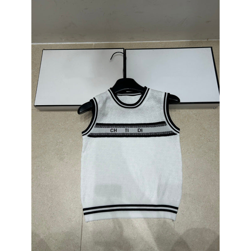 Women's sleeveless CD vest | Lettering design