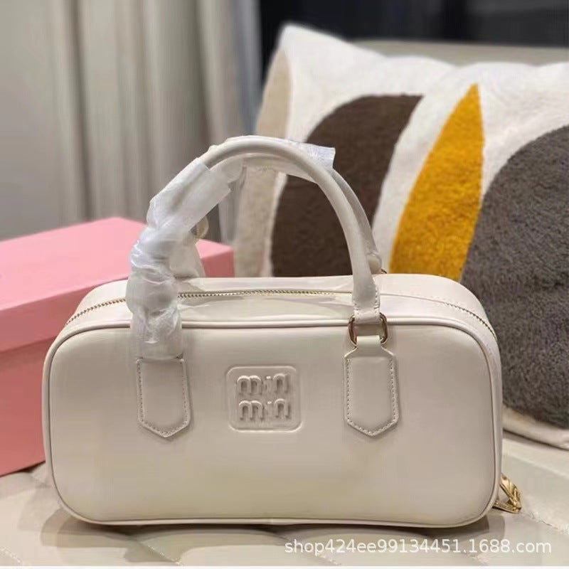 MIU Bowling Otoño/Invierno 2024 Nuevo Nicho Bolso de Gran Capacidad para Mujer Bolso Almohada Bolso Bandolera de un solo hombro Boston Mujer